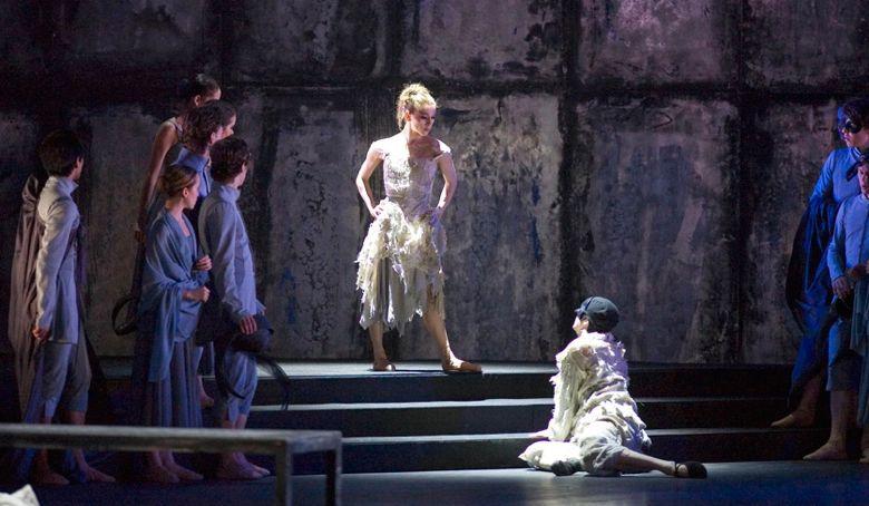 Pulcinella(2006)Birmingham Royal Ballet ,photo Bill Cooper